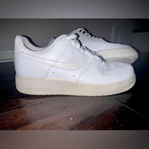 size 10 women’s Air Force 1-82